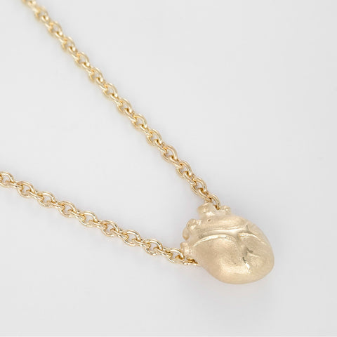 Bjørg Gold Anatomic Heart Liten Halskjede 45/50/55 cm - Norway Designs