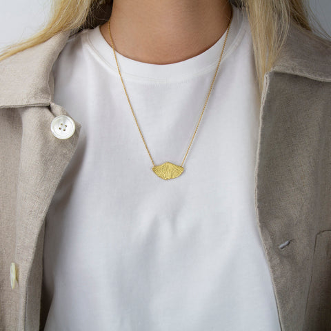 Mossige GoldLab - Ginko Anheng m/Kjede Medium Forgylt Sølv - Norway Designs