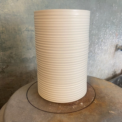 Henrik Rasmussen-Vase Sylinder Porselen Riller 1-Norway Designs