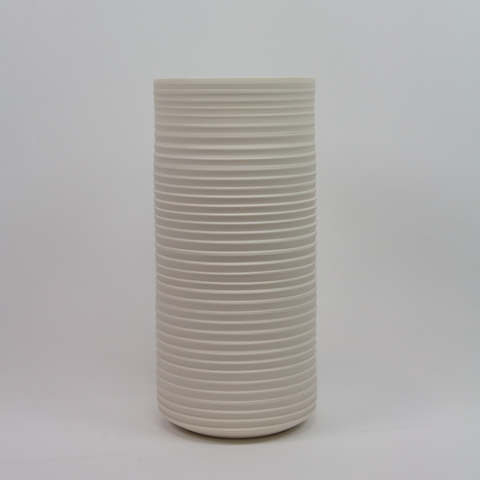 Henrik Rasmussen-Vase Sylinder Porselen Riller-Norway Designs