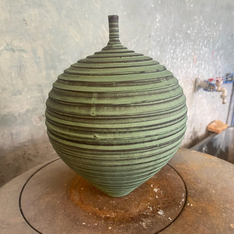 Henrik Rasmussen-Vase m/Hals Riller Grønn-Norway Designs