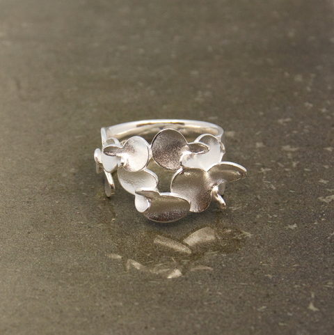 Kaja Gjedebo - Lillypond Stor Ring Mange Blader Sølv - Norway Designs