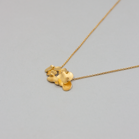 Kaja Gjedebo-Lilypond Anheng m/Kjede Stort Forgylt Sølv-Norway Designs