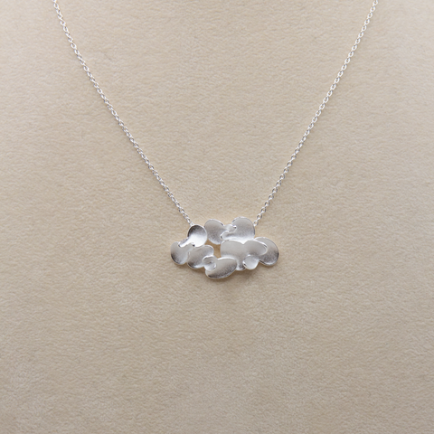 Kaja Gjedebo-Lilypond Anheng m/Kjede Stort Sølv-Norway Designs