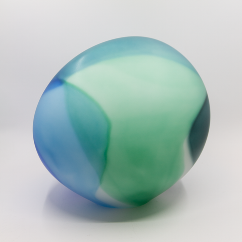 Glassten Blå Stor fra Kari Mølstad, glasskunst