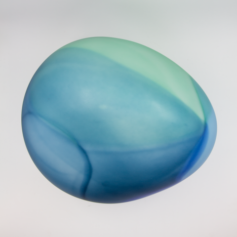 Glassten Blå Stor fra Kari Mølstad, glasskunst