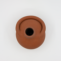 Klem liten vase i terracottafarget stengods av Karin Amdal