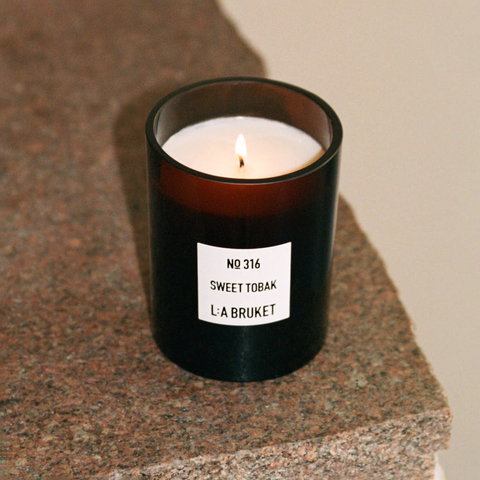LA-Bruket-Duftlys No 316 Sweet Tobak 260g-Norway Designs