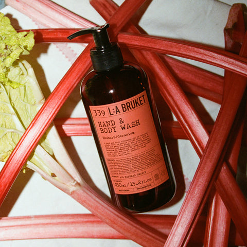 L:A Bruket - Hånd & Kroppssåpe No 339  Rabarbra / Geranium 450ml - Norway Designs