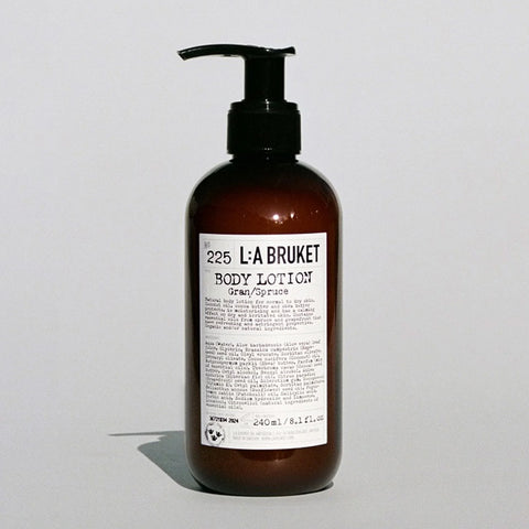 Body Lotion 225 Spruce 240ml fra L:A Bruket
