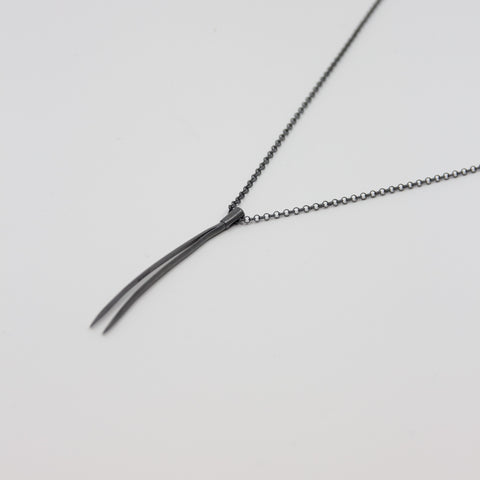 Linn Sigrid Bratland -Barnål Halssmykke Oksidert Sølv-Norway Designs
