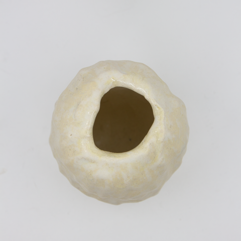 Marthine Spinnangr-Knopp Vase Stengods Sandgul-Norway Designs