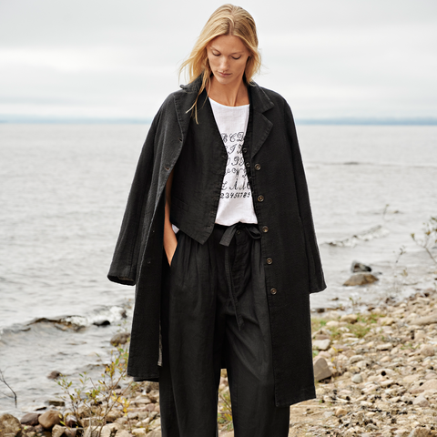 Nygårdsanna-Coat Black-Norway Designs