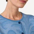 Rosemaling cardigan fra Oleana i merinoull og silke, glacier, blå