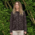 Rosemaling cardigan fra Oleana i merinoull og silke, Grounded, mørk brun