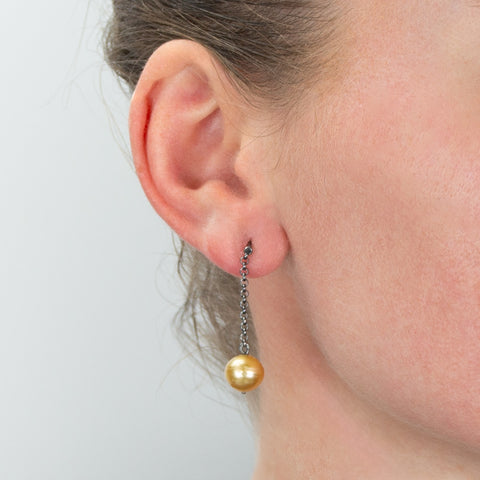 P-S Jewellery-Kort Ørepynt Sydhavsperle-Norway Designs