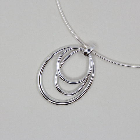 Quinn - Ribbon Oval Anheng - Norway Designs