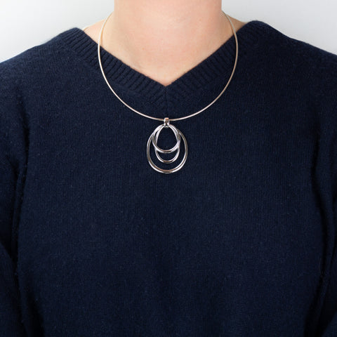 Quinn - Ribbon Oval Anheng - Norway Designs