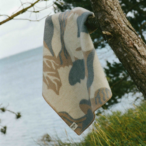 Fulg Og Fisk Babypledd Grå/ Beige fra Røros Tweed