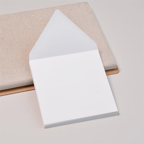 Konvolutt i E56 i fargen Soft White fra Stefan Papir