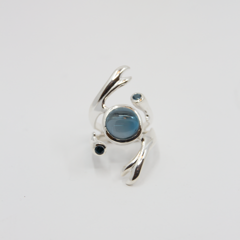 Freesia Ring Sølv/London Blue Topaz fra Vido Jewels