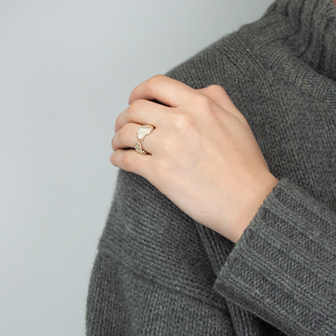 YING CHU-Hug Ring Rød Zircon Sølv-Norway Designs