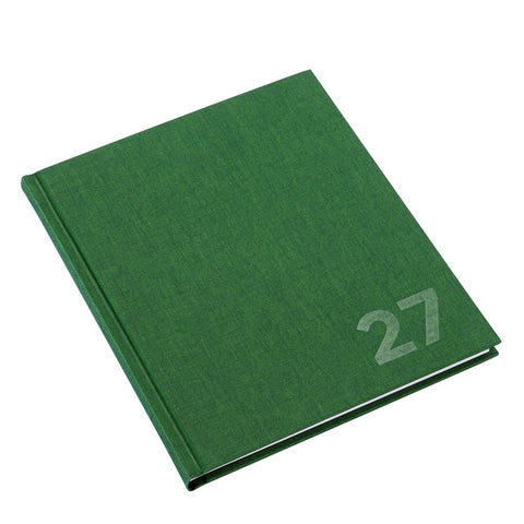 Innbundet kalender 2027 17 × 20 cm fra Bookbinders Design i fargen Clover Green