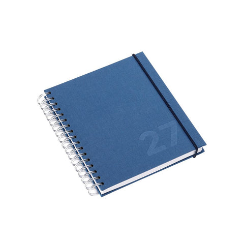 Spiralinnbundet kalender 2027 A6+ fra Bookbinders Design Dalarna Blue