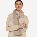 Tapestry skjerf fra Oleana i merinoull og silke, Pale Umber