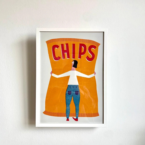 Plakat A3 Chips fra Jungwiealt med motiv av en person som holder en stor chipspose