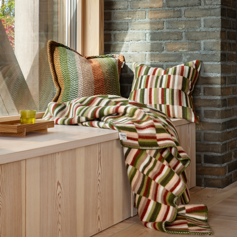 Røros Tweed Ida Pute Oliven/Burgunder - Norway Designs