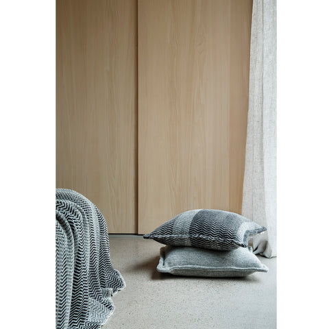 Røros Tweed Fri Pute Gray Day - Norway Designs 