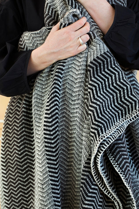 Røros Tweed Fri Pledd Gray Day - Norway Designs 