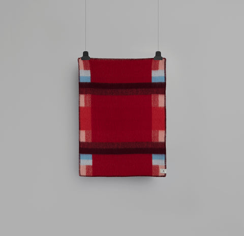 Mikkel Babypledd Rød – Norway Designs